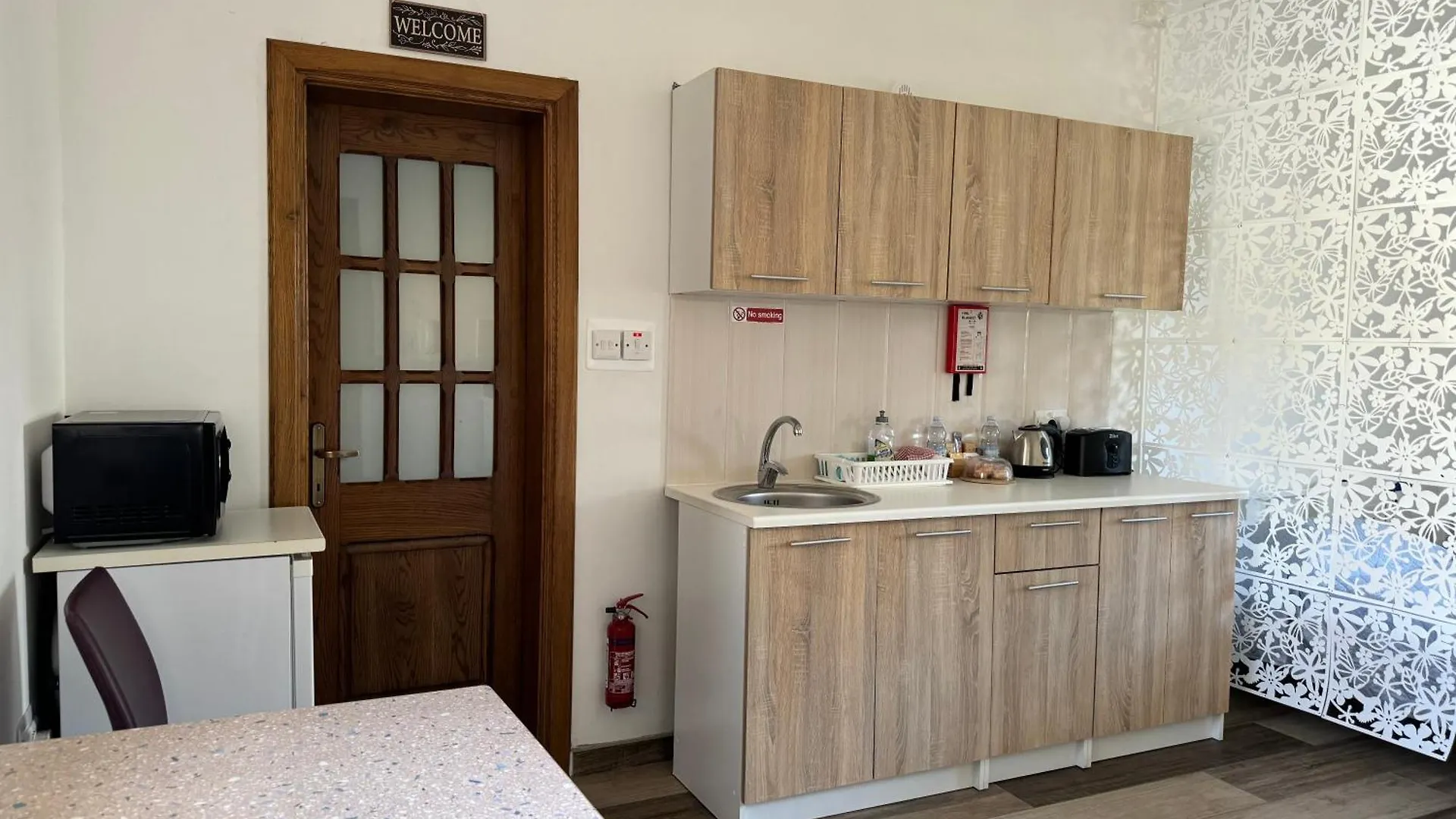 Private One Bedroom Apartment Close To Airport In Luqa Malta